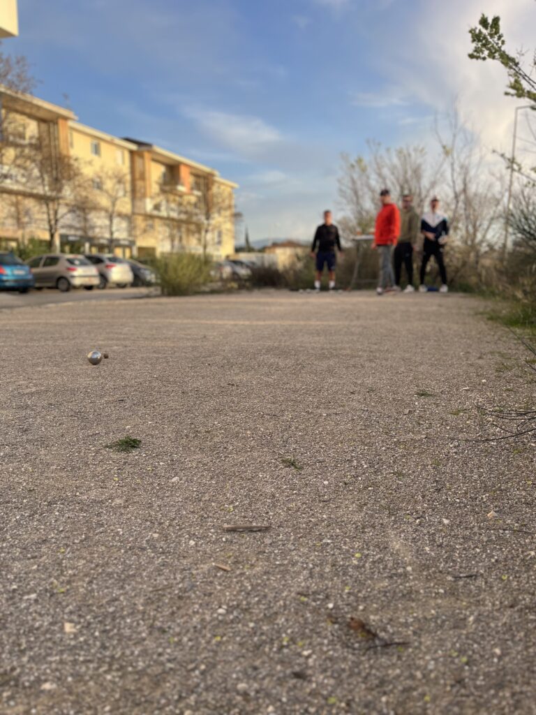 Profitez du terrain de pétanque chez Delici’Oz!